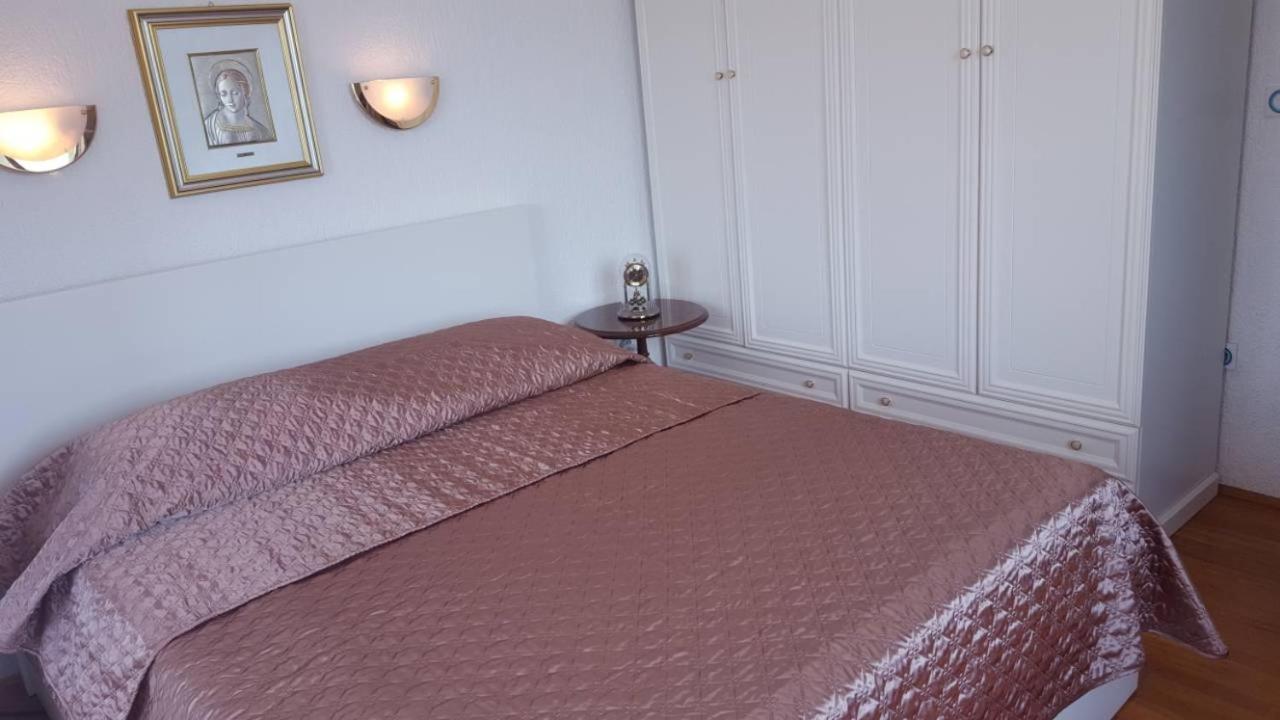 Apartment Sara Pirovac Eksteriør billede
